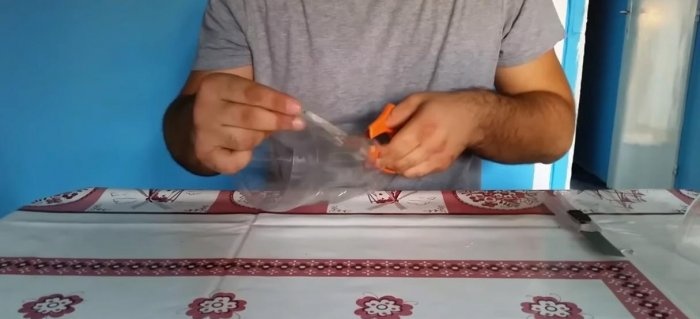 Metla napravljena od plastičnih boca