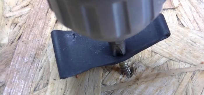 Làm thế nào để tháo một ốc vít bị liếm