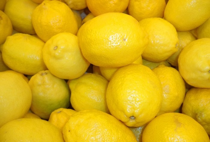 Wie man Zitronenlikör macht