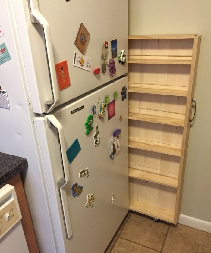 Narrow pull-out shelving