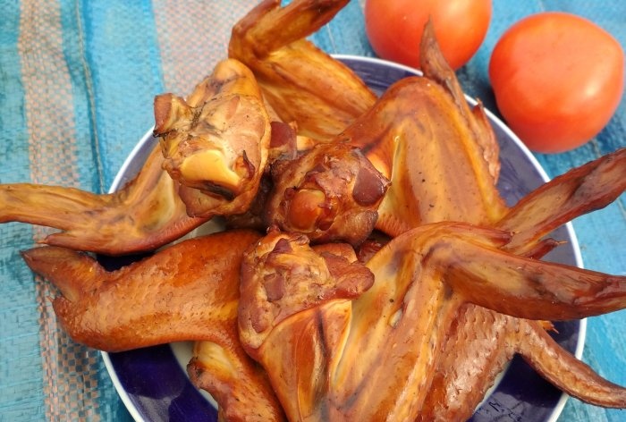 Mga homemade smoked chicken wings