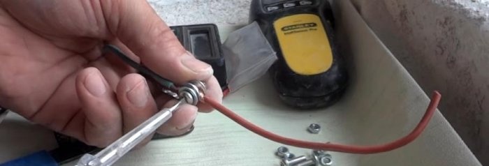 Как да свържете алуминиев и меден проводник