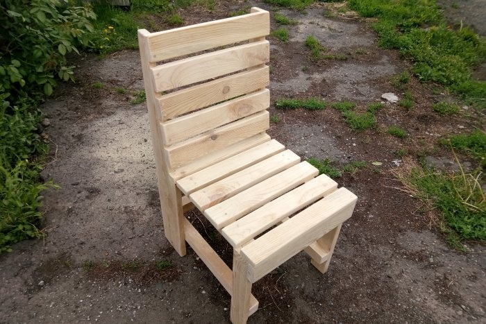 DIY medinė sodo kėdė