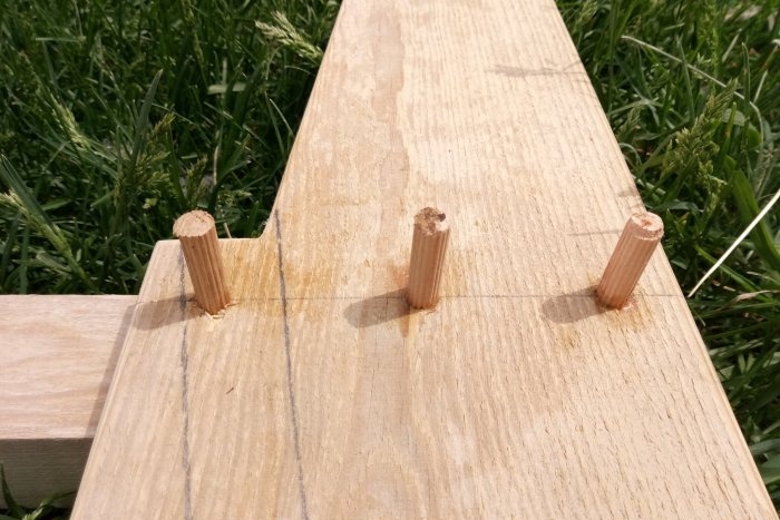 DIY drevená záhradná stolička