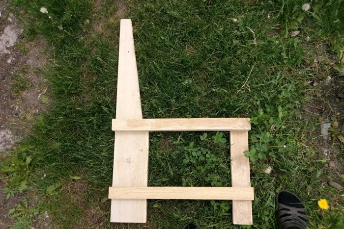 DIY drevená záhradná stolička