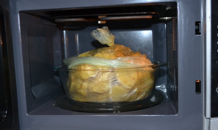 Batatas rápidas no microondas