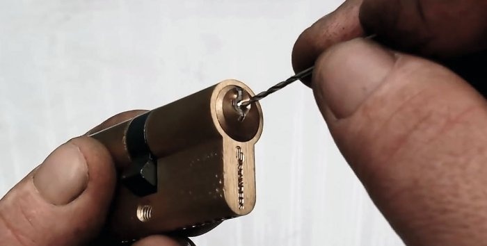 Sådan får du et nøglestykke ud af en lås