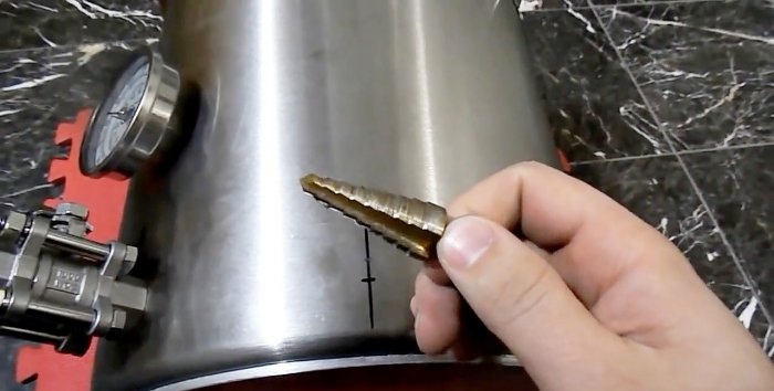 Perforar una sartén de acero inoxidable