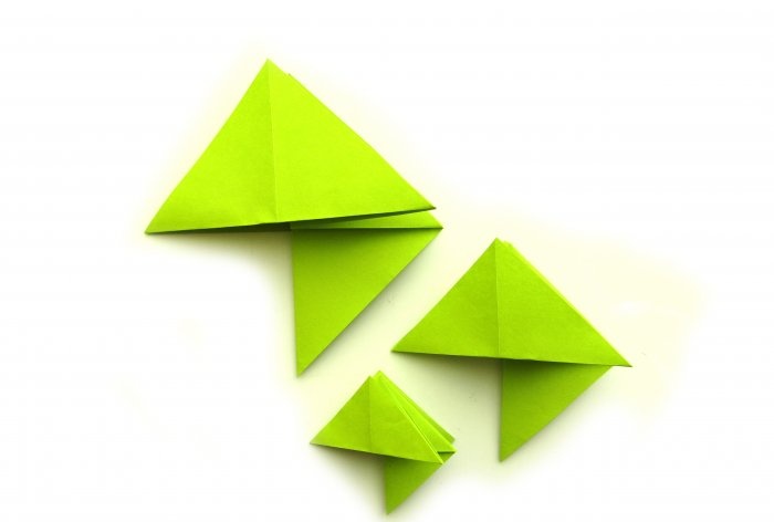 Cum să faci un brad de Crăciun folosind tehnica origami