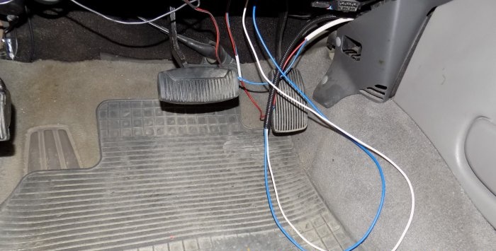 Thêm khối rơle vào tín hiệu khí nén của máy ghi DRL trên ô tô