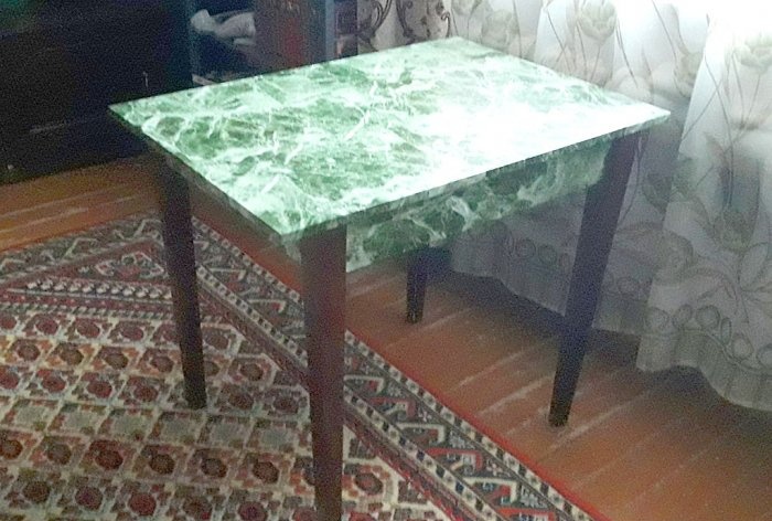 Restauración de una antigua mesa destruida