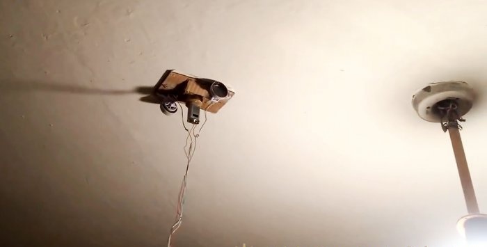 كيف تصنع سيارة تسير على السقف
