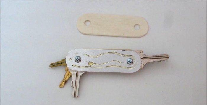 Convenient DIY key holder