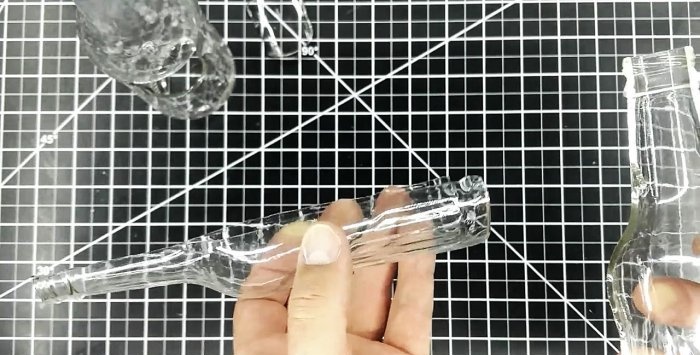 Cómo hacer cualquier agujero en una botella usando un soldador.