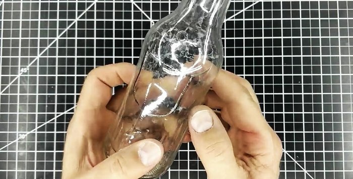 Sådan laver du et hvilket som helst hul i en flaske ved hjælp af et loddekolbe