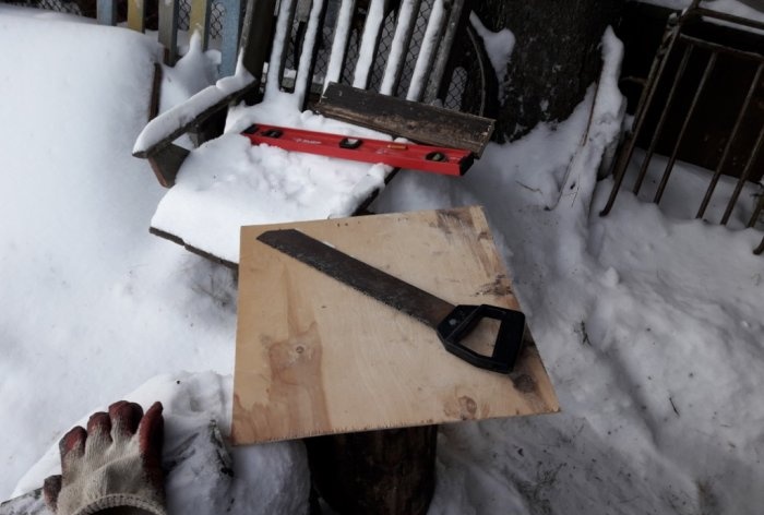 DIY dřevěná lopata na sníh