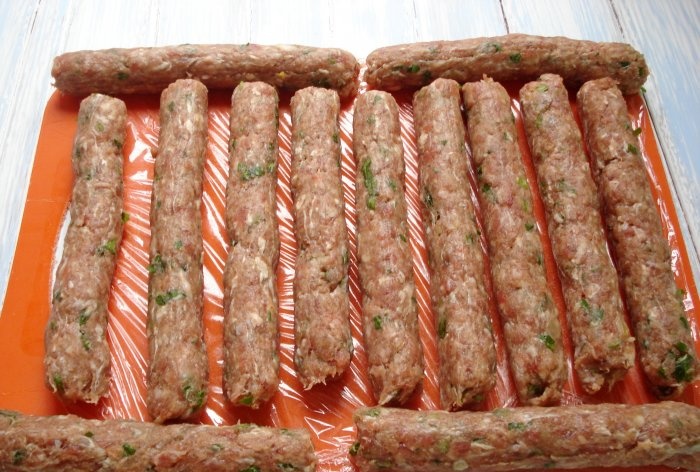 Homemade sausages without casing