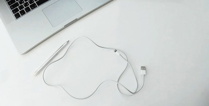Normal bir kablodan bükülmüş bir USB kablosu nasıl yapılır