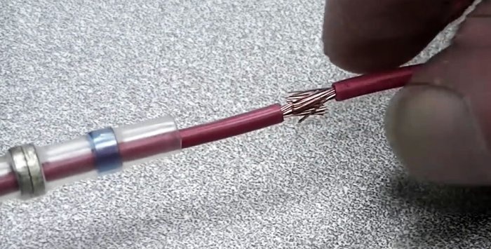 Una forma innovadora de conectar dos cables.