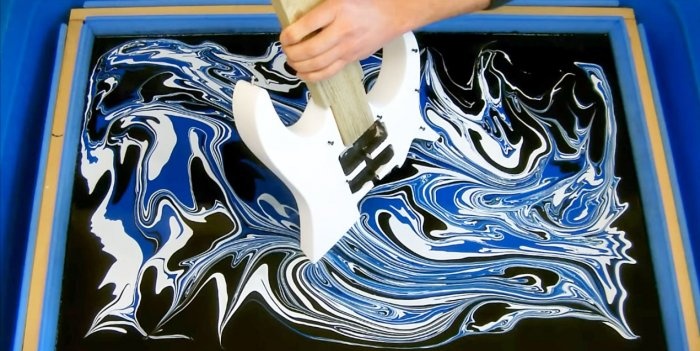 Original do-it-yourself guitar painting