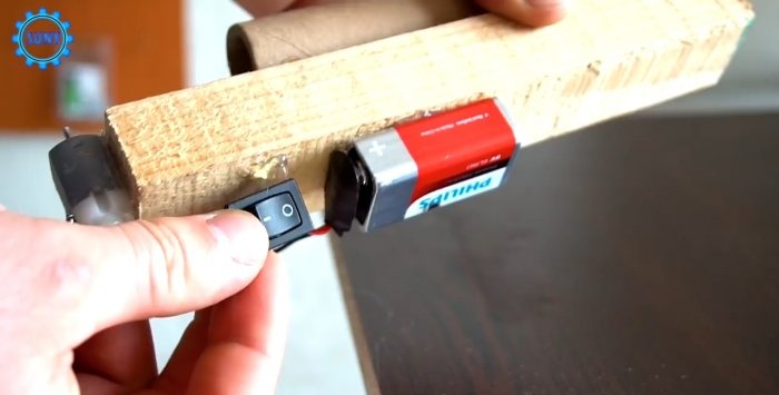Come realizzare una semplice livella laser da un puntatore