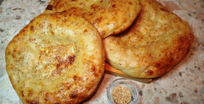 Focaccia uzbeka al forno Come da un tandoor
