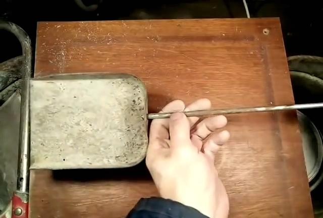 Како направити ручку алата од пластичне цеви