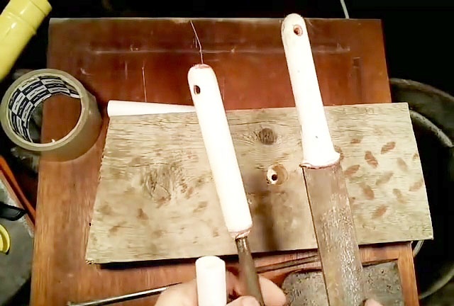 Cómo hacer un mango de herramienta con un tubo de plástico.
