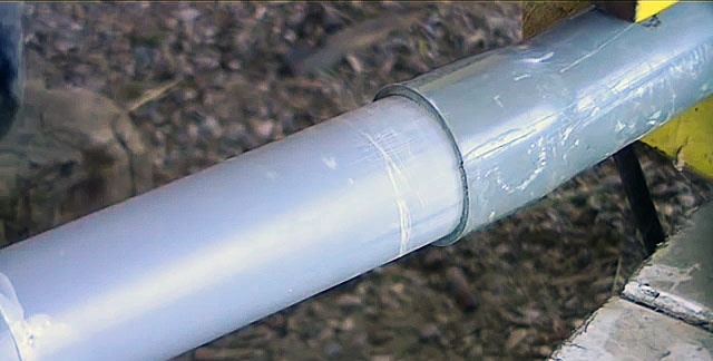 كيفية توصيل الأنابيب البلاستيكية بدون موصل