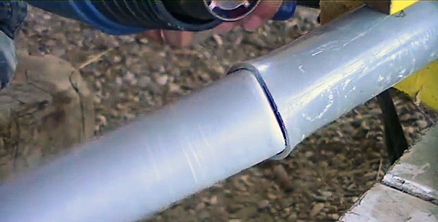 كيفية توصيل الأنابيب البلاستيكية بدون موصل