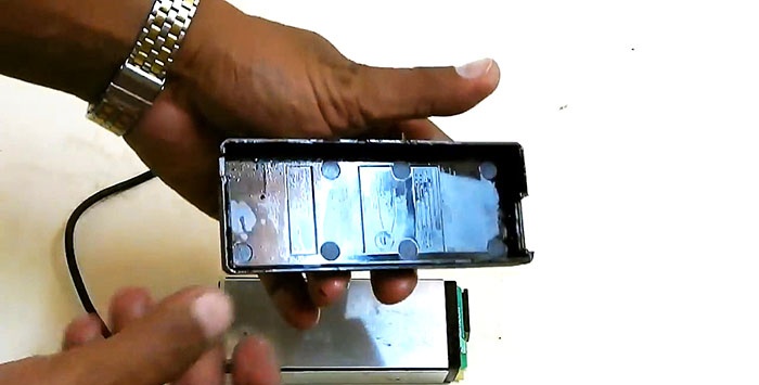 Comment démonter le boîtier d'alimentation d'un ordinateur portable
