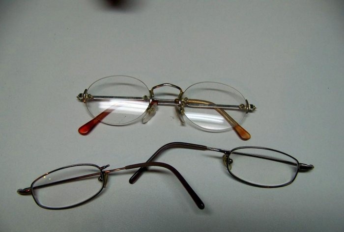 Snabb reparation av glasögonbågar