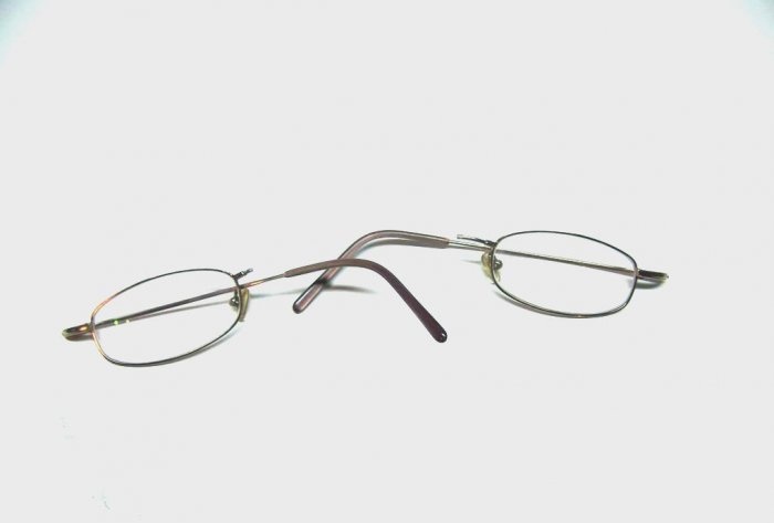 Schnelle Reparatur von Brillengestellen