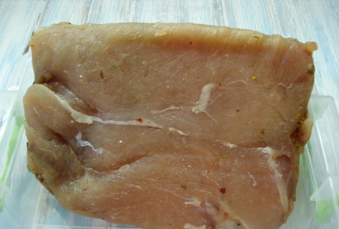 Basturma de peito de frango em camadas