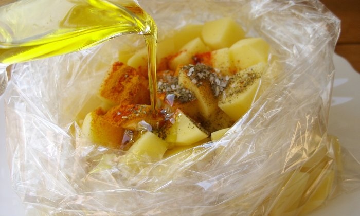 תפוחי אדמה זהובים במיקרוגל תוך 5 דקות