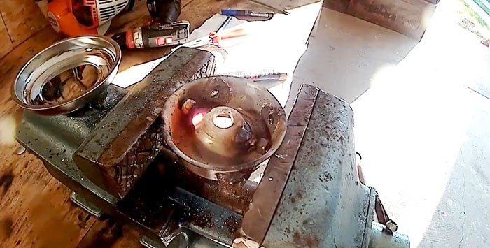 Comment remplacer la ligne de pêche dans une tondeuse par un câble en acier