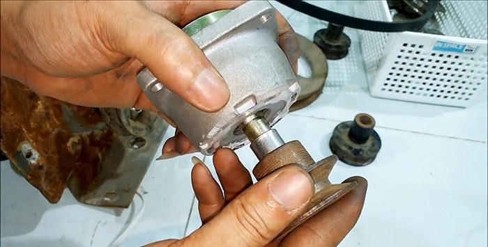 Comment fabriquer un générateur 220 V à partir d'un moteur de tondeuse