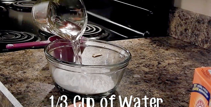 Hogyan tisztítsuk meg a sütőt szódabikarbónával és ecettel