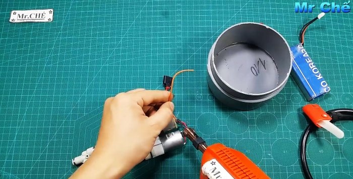 Hvordan lage en bærbar batteridrevet kompressor