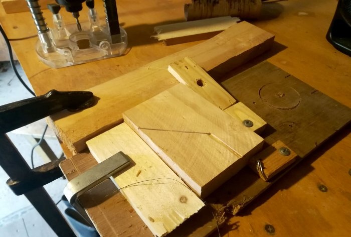 Jak vyrobit neobvyklou krabici z olše a burlu