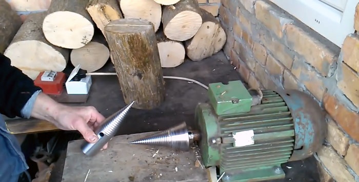 Ontwerp en werkingsprincipe van een schroefhoutsplijter