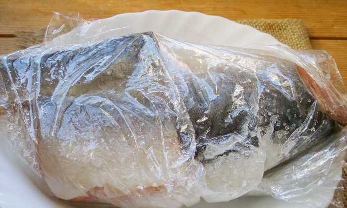 วิธีดองปลาแซลมอนสีชมพูแช่แข็ง