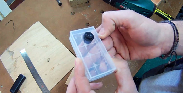 Wie man einen selbstgebauten Laserpointer für eine Bohrmaschine herstellt