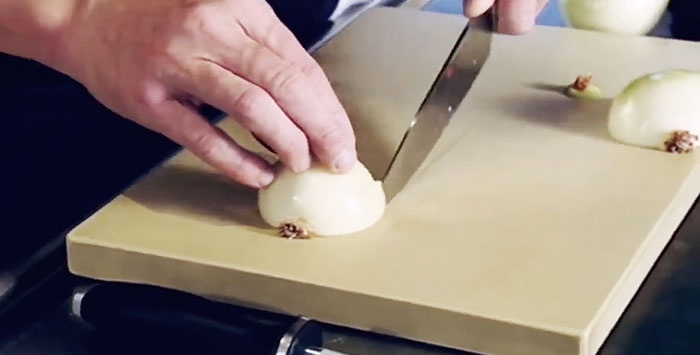 Los consejos del chef sobre cómo picar cebollas rápidamente
