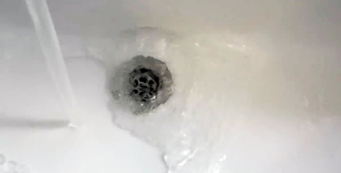 Hur lång tid tar det för vatten att rinna ur diskbänken? Vi kommer att rensa tilltäppningen om 5 minuter