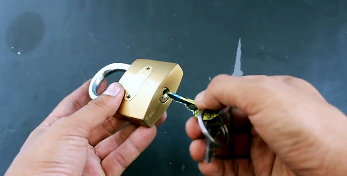 Как да направите дубликат на ключ за 2 минути