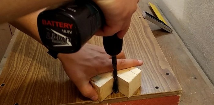 Suporte caseiro para quebra-cabeças - um dispositivo para um corte perfeito