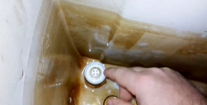 Cara cepat dan 100 untuk membaiki tangki tandas yang bocor