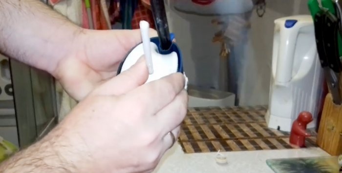 En hurtig og 100 måde at reparere en utæt toiletcisterne på