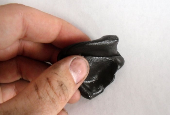 Kaip rankinei kramtomajai gumai ar išmaniajam plastilinui suteikti magnetinių savybių